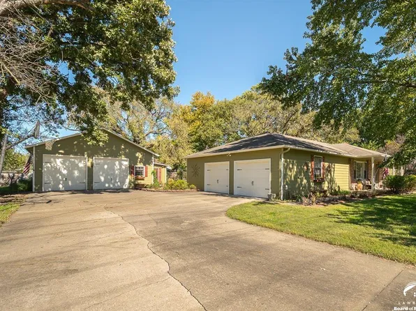 835 Locust St, Lawrence, KS 66044