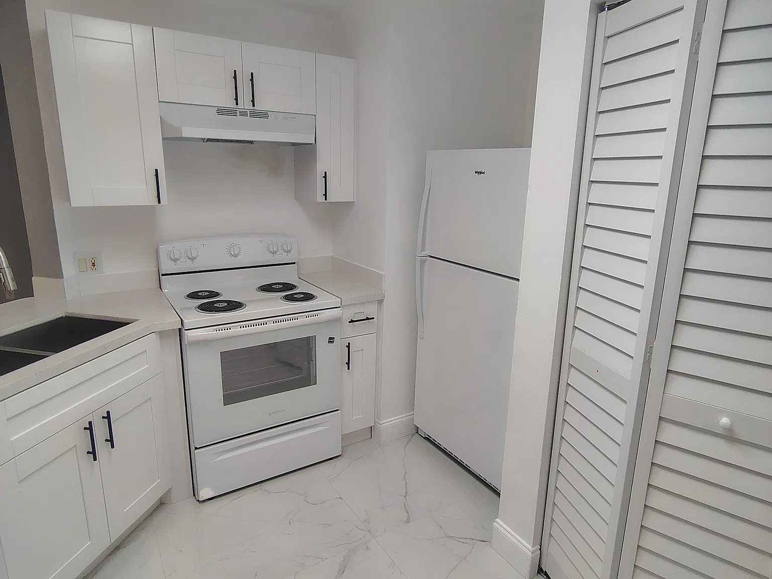 2 bed, 1180 sqft, $2,200 — Photo 3