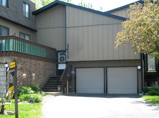 29W419 Crabtree Ln, Warrenville, IL