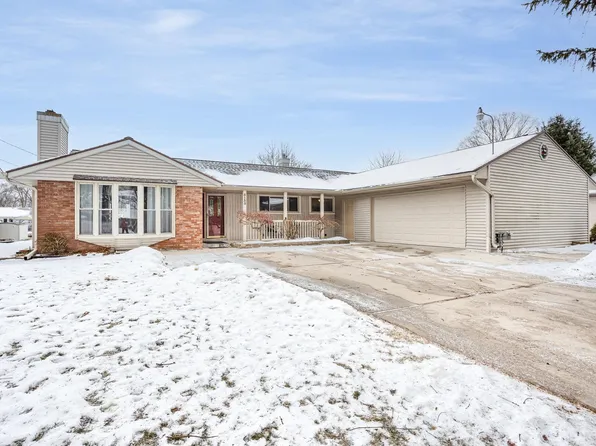 3135 W Riverview Dr, Bay City, MI 48706