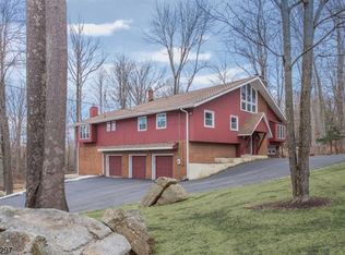 10 Iron Forge Ln, Randolph, NJ 07869