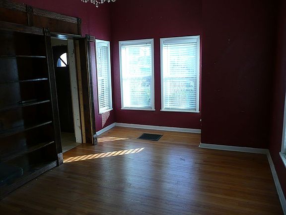3rd image of 2113 Prather Ave