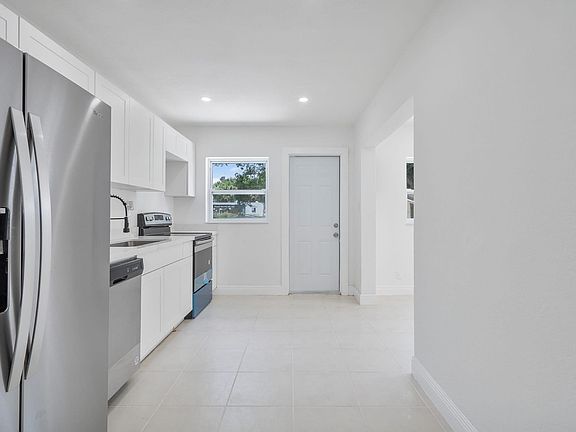 5th image of 100 NW 51st Street