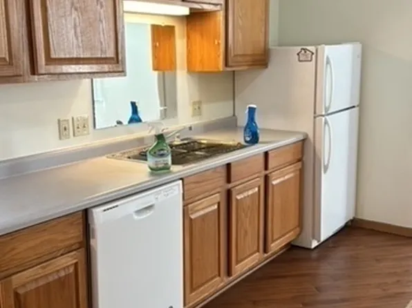 310 W Broadway APT A, Waukesha, WI 53186