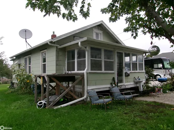 105 W Irving St, Creston, IA 50801