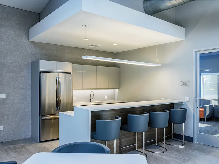 Sophias Place West — Photo 32