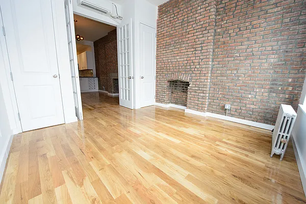 Rented by Safdie Realty Group | media 14