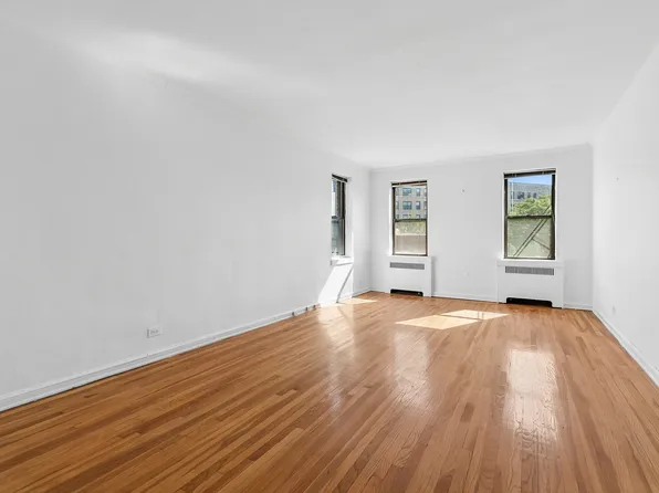 159-00 Riverside Drive West image 1 of 17