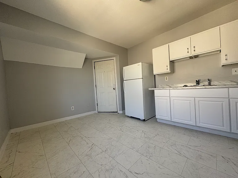 65 Fairview St #3R — Photo 7