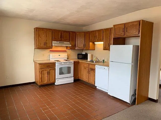 31 Chelsea St #4R