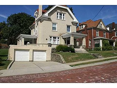 536 E Pearl St photo 1
