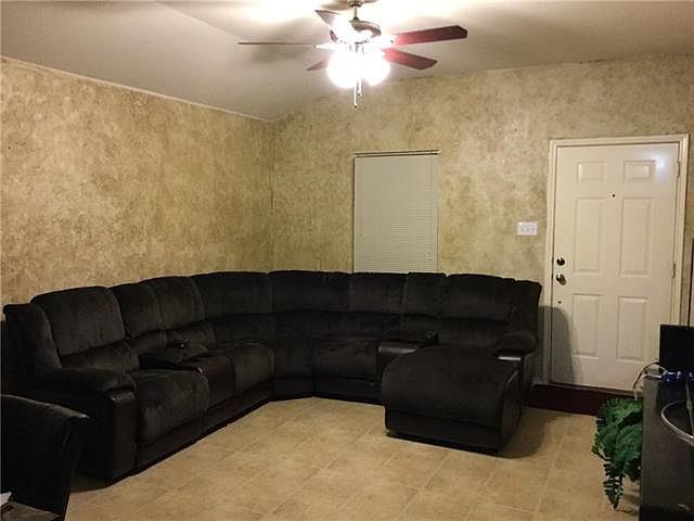 1st image of 760 River Garden Dr