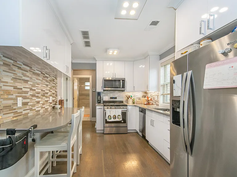 109 Springfield Ave — Photo 8