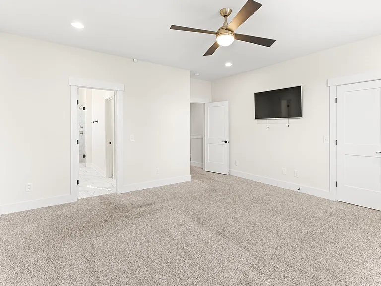 2045 Oakwood Ave — Photo 25