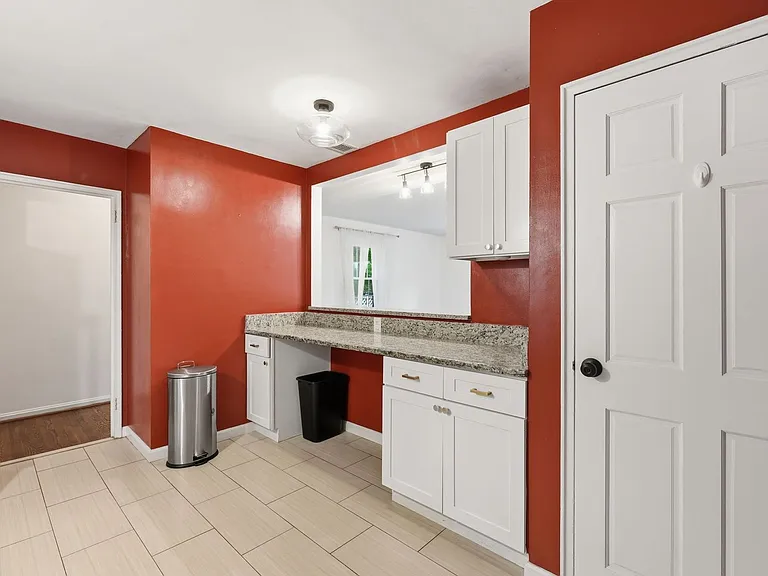 2940 Sycamore St — Photo 7
