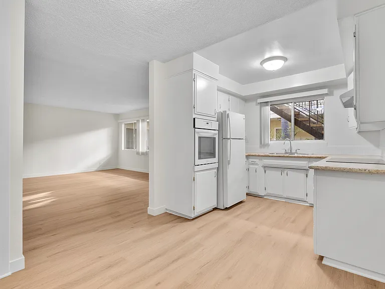 3125 W Adams Blvd #3 — Photo 6