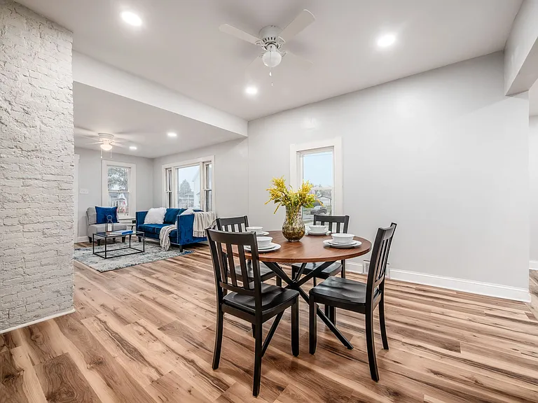 501 Oak St — Photo 12