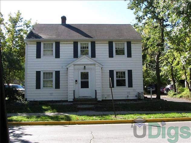 2nd image of 407 W Stadium Ave