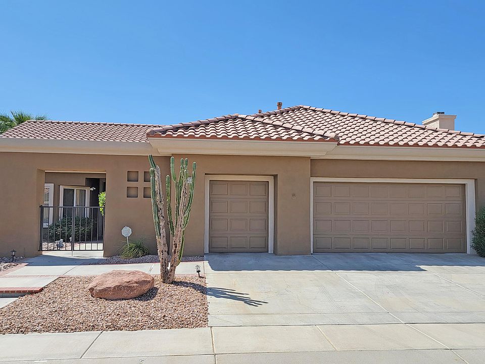 1st image of 78637 Waterfall Dr