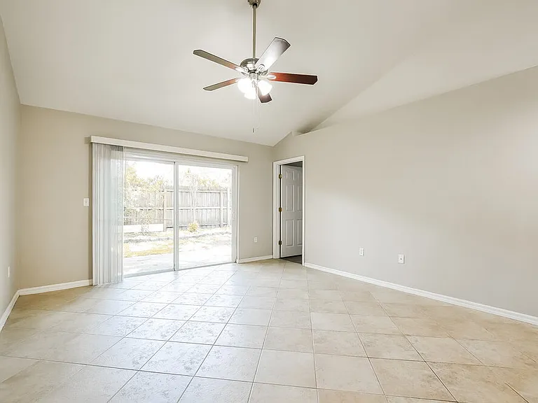 3362 Kelsey Ln — Photo 4