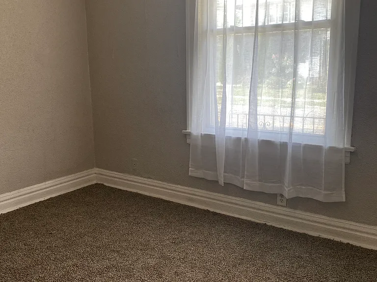 707 W Creighton Ave #1 — Photo 7