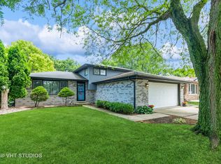 218 Poston Rd, Willow Springs, IL 60480