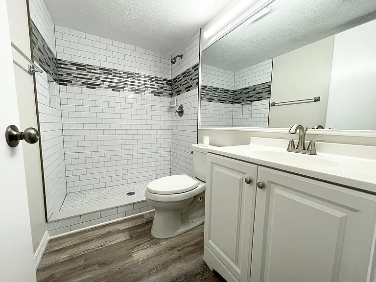 1182 Pine Ridge Cir W — Photo 9