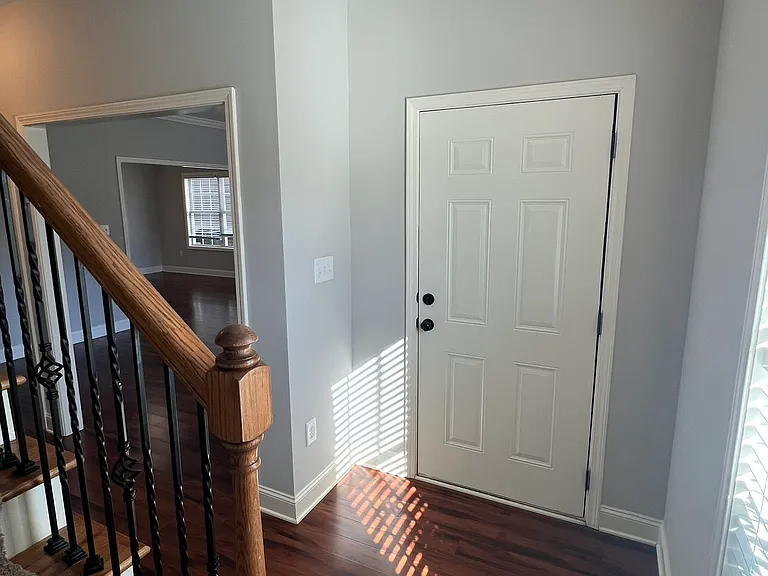 1071 Middleton Ln — Photo 16