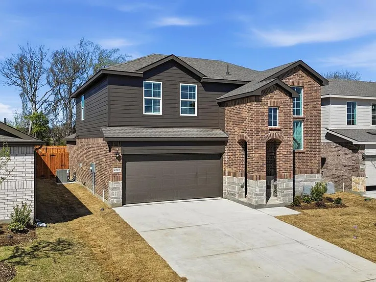4502 Carnation Dr — Photo 2