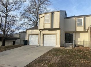 626 NW Valleybrook Rd, Blue Springs, MO 64014