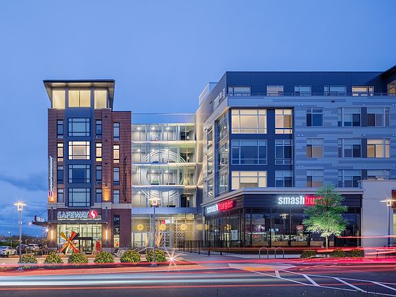 On-site retail including convenient 24/7 Safeway grocery