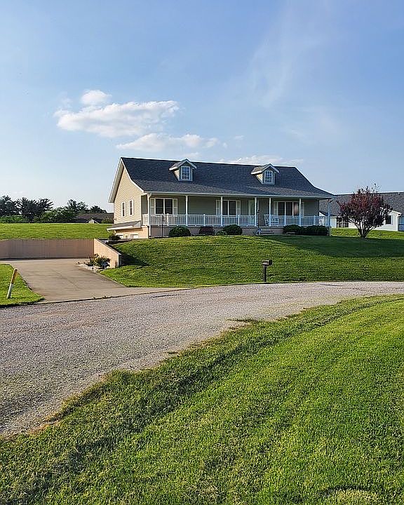 2nd image of 525 Southridge Dr