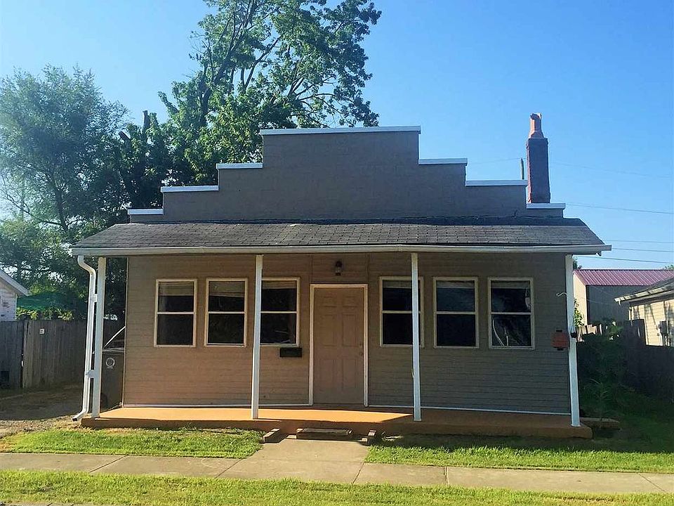 1st image of 604 E 6th St