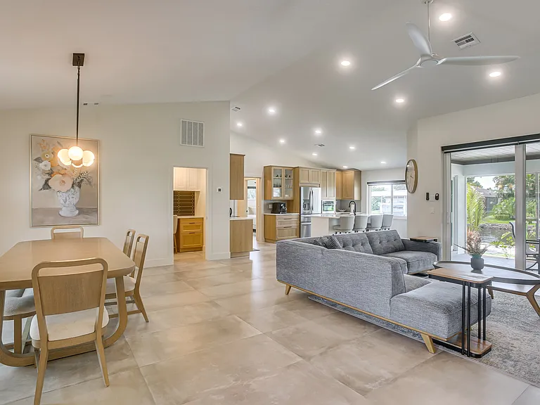 5133 Latham Ter — Photo 1