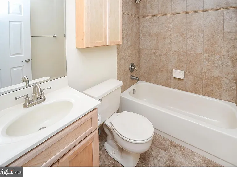 102 Hazelwood Ln — Photo 19
