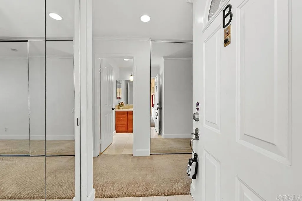 2 bed, 978 sqft, $3,695 — Photo 4
