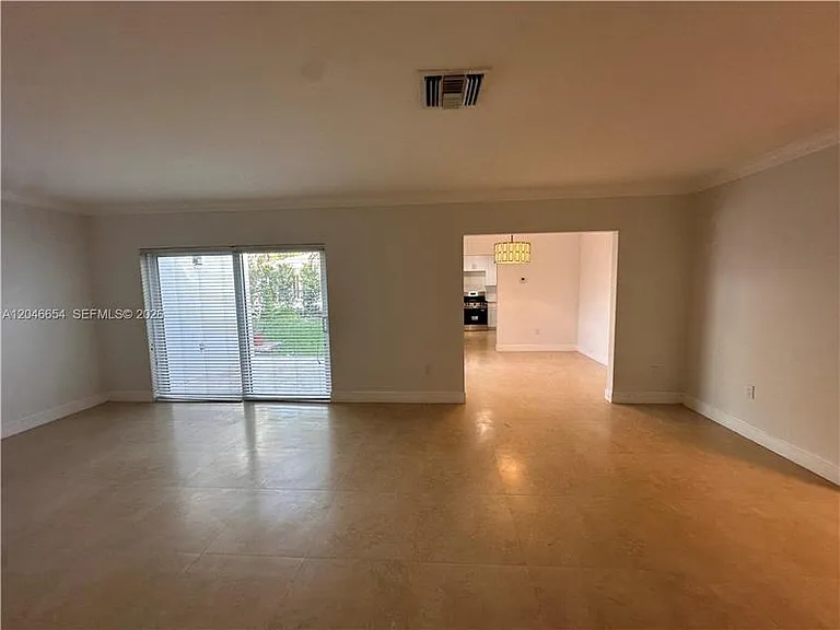 1130 Cotorro Ave #1130 — Photo 4
