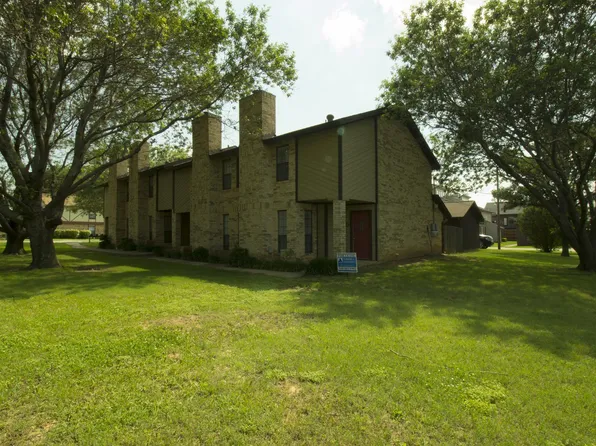 900 Kilkenny Ct APT D, Denton, TX 76210