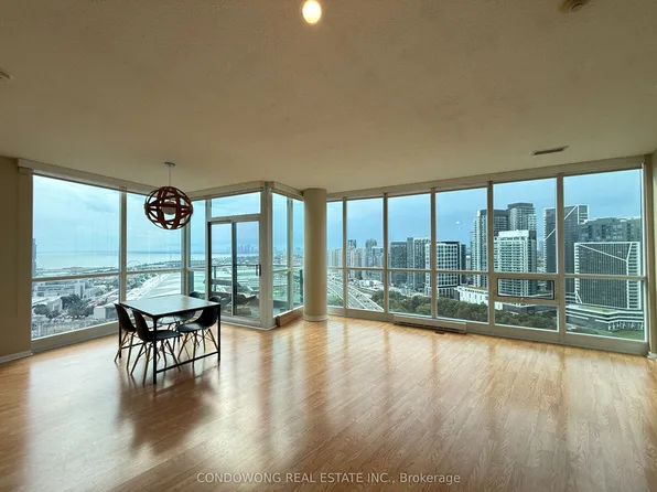 231 Fort York Blvd, Toronto, ON