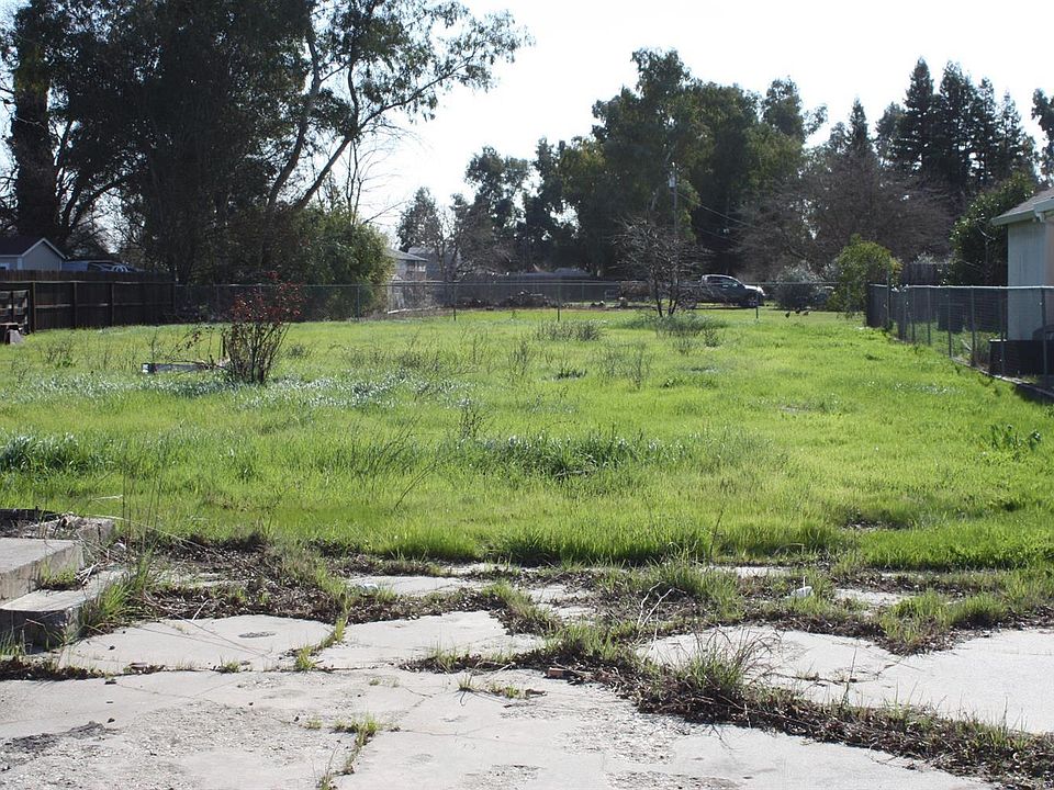 2nd image of 448 S Roberta Way