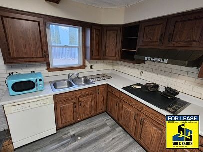 2nd image of 231 Broadway St