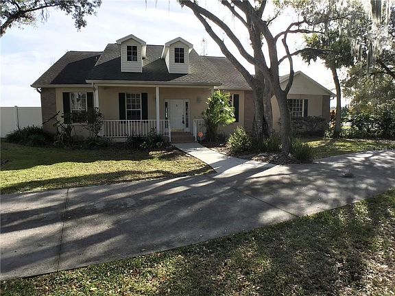 3rd image of 8425 Riverview Dr