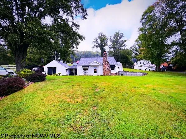 1475 Linden Ln, Fairmont, WV 26554