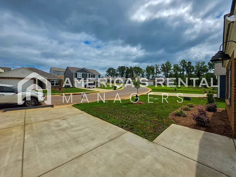 9314 Parkway Gardens Loop — Photo 28