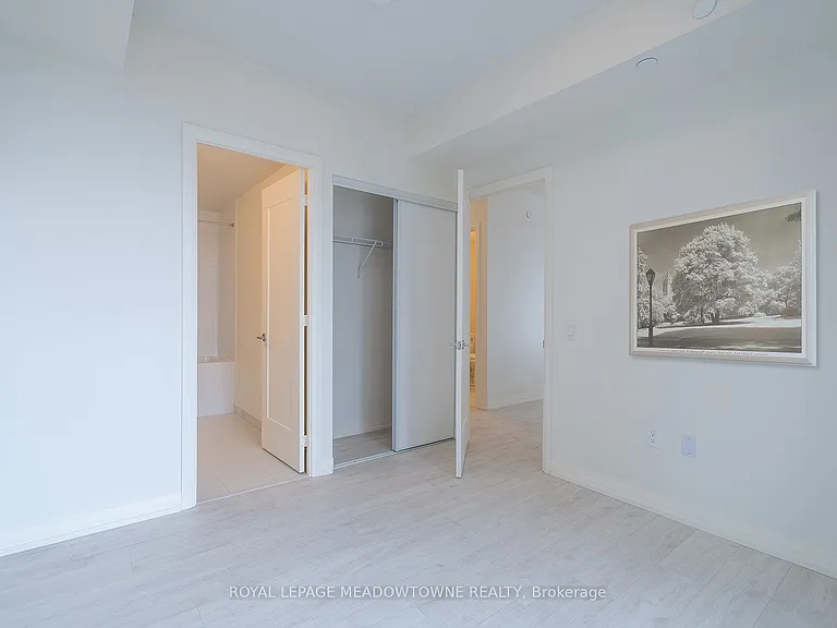 27 Korda Gate #1811 — Photo 26