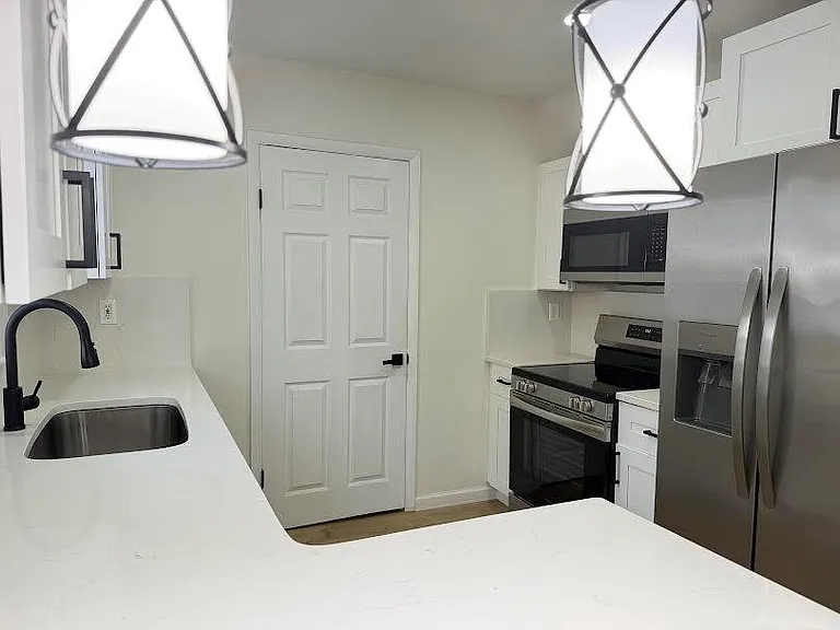 540 Camden St — Photo 5