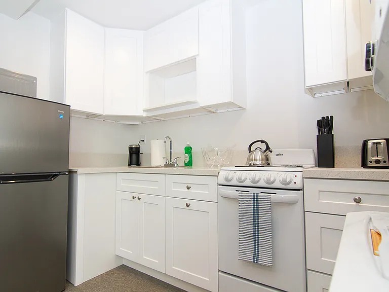 4227 Ince Blvd #B — Photo 6