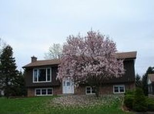 2090 W Rockey Weed Rd, Stevensville, MI 49127