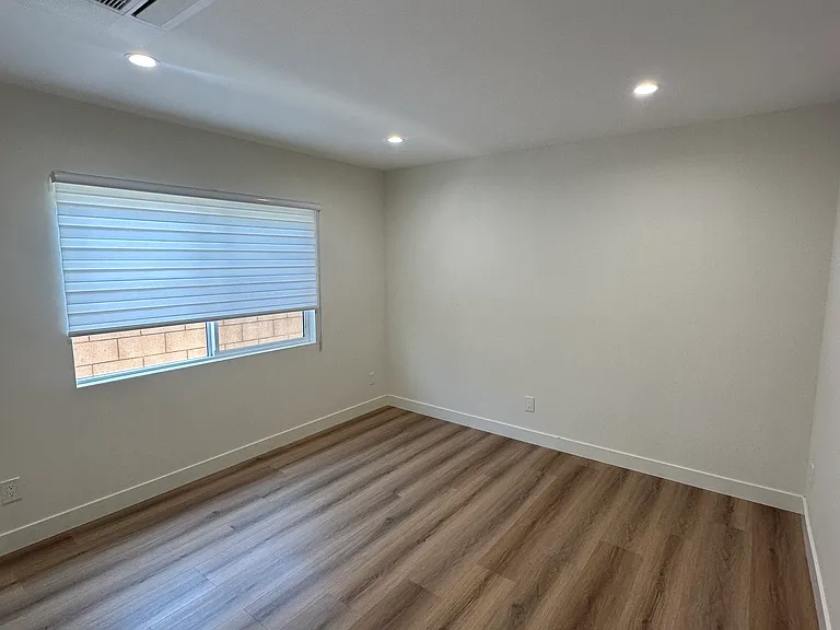 1445 N Maple St #101 — Photo 9