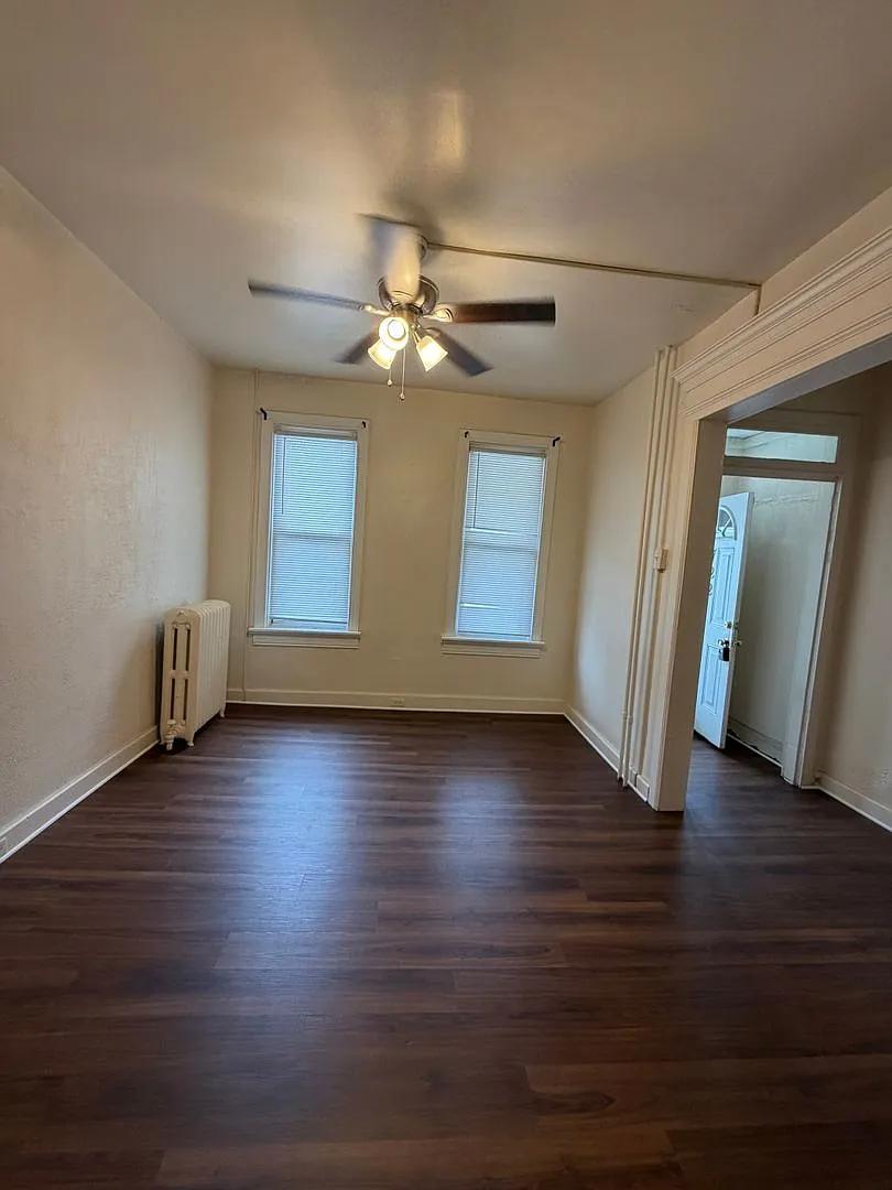 Five bedroom one and a half bath on Manor St! — Photo 4